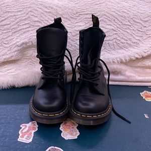 Dr. martens black lace up ankle boots